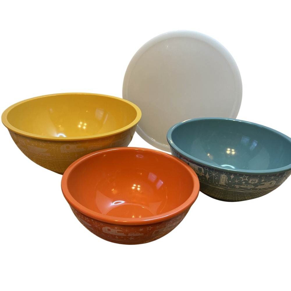 CAMP CASUAL SET OF 3 NESTING‎ BOWLS With One Lid